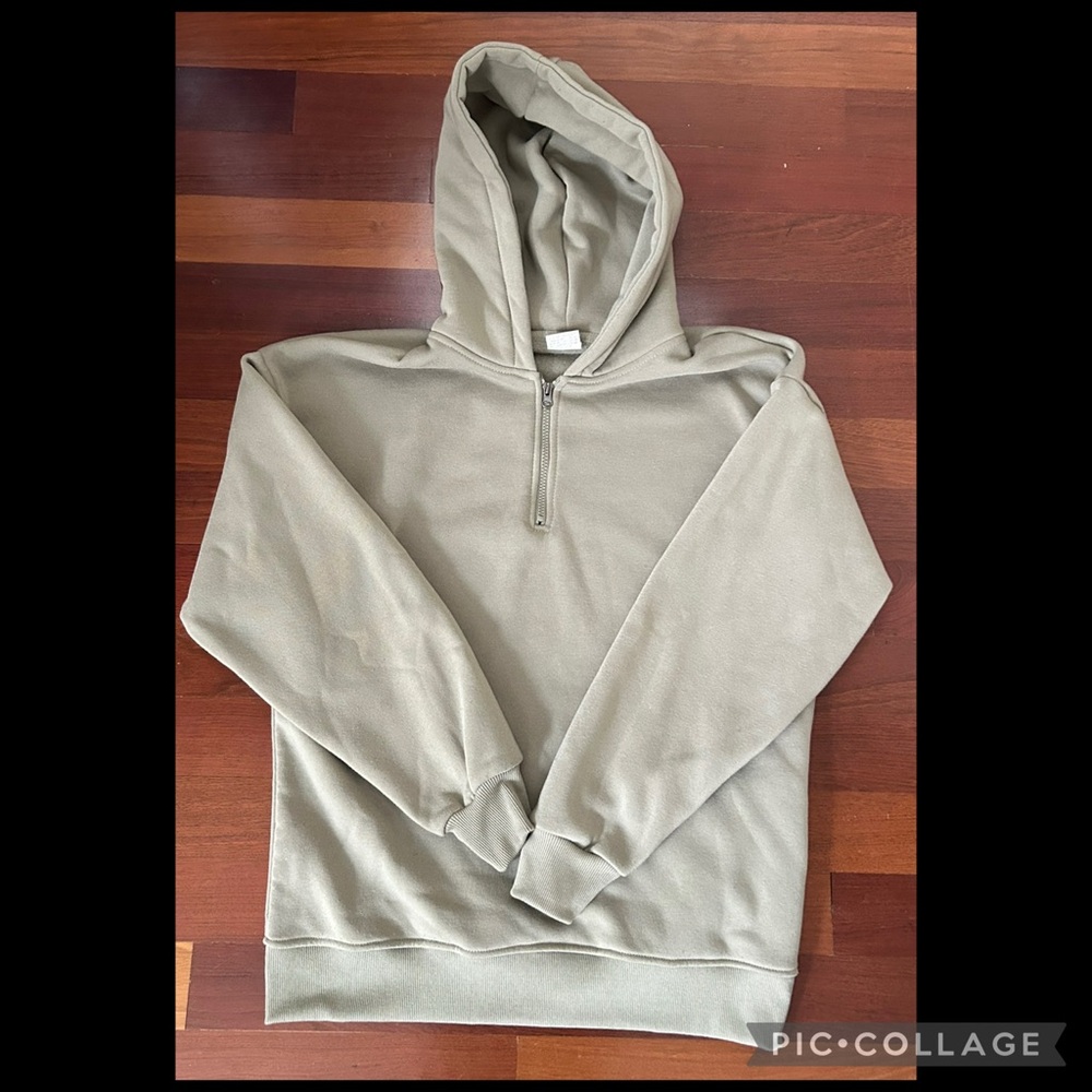 Men's quarter zip hoodie S/M
